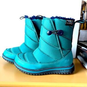 L.L.Bean Kids' Teal Ultralight Winter Boots
